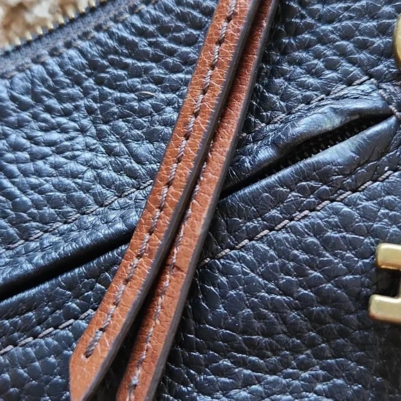 Fossil black and brown pebbled leather crossed bag - Picture 4 of 14